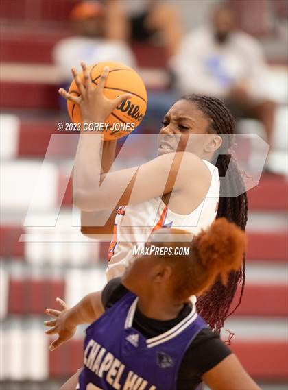Thumbnail 2 in Chapel Hill vs Central (Hardwood Invitational) photogallery.