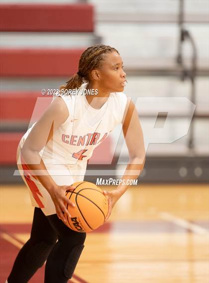 Thumbnail 1 in Chapel Hill vs Central (Hardwood Invitational) photogallery.