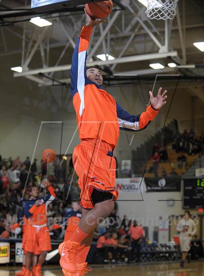 Thumbnail 1 in Whitney Young vs. Clackamas (Les Schwab Invitational) photogallery.