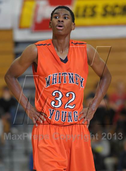 Thumbnail 3 in Whitney Young vs. Clackamas (Les Schwab Invitational) photogallery.