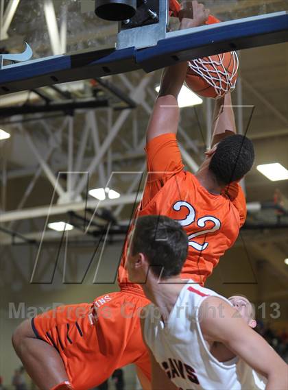 Thumbnail 1 in Whitney Young vs. Clackamas (Les Schwab Invitational) photogallery.