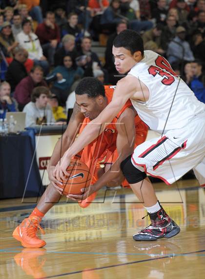 Thumbnail 1 in Whitney Young vs. Clackamas (Les Schwab Invitational) photogallery.