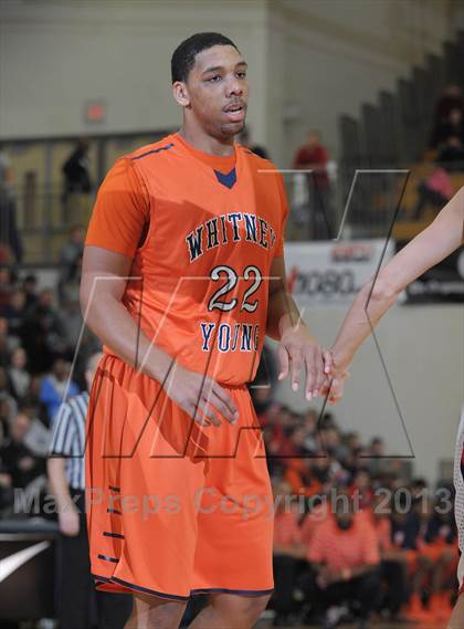 Thumbnail 3 in Whitney Young vs. Clackamas (Les Schwab Invitational) photogallery.