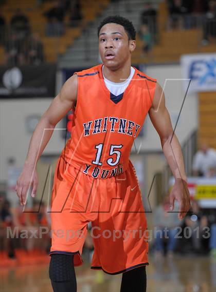Thumbnail 2 in Whitney Young vs. Clackamas (Les Schwab Invitational) photogallery.
