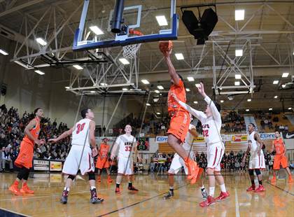 Thumbnail 3 in Whitney Young vs. Clackamas (Les Schwab Invitational) photogallery.