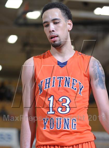 Thumbnail 1 in Whitney Young vs. Clackamas (Les Schwab Invitational) photogallery.