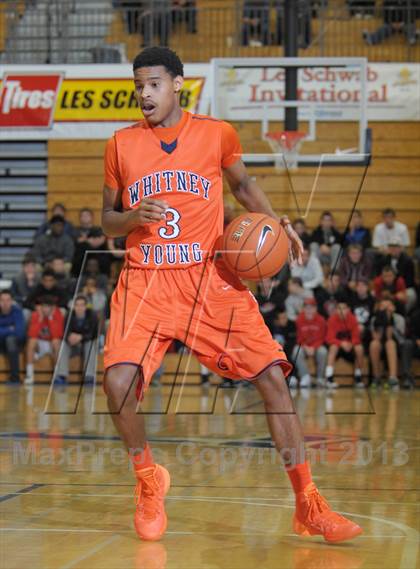 Thumbnail 1 in Whitney Young vs. Clackamas (Les Schwab Invitational) photogallery.