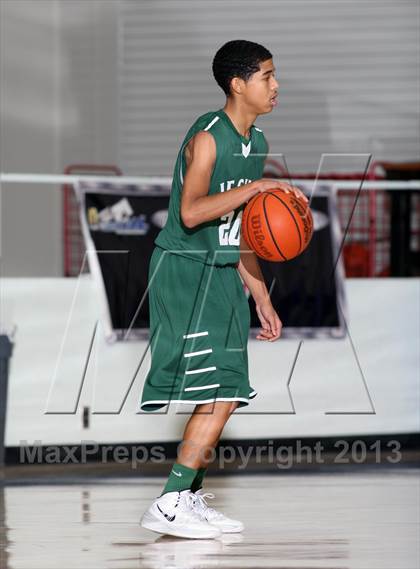 Thumbnail 1 in Kingwood vs. Strake Jesuit (McDonald's Texas Invitational) photogallery.