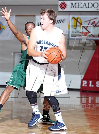 Thumbnail 2 in Kingwood vs. Strake Jesuit (McDonald's Texas Invitational) photogallery.