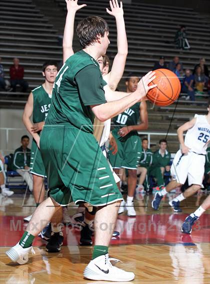 Thumbnail 1 in Kingwood vs. Strake Jesuit (McDonald's Texas Invitational) photogallery.