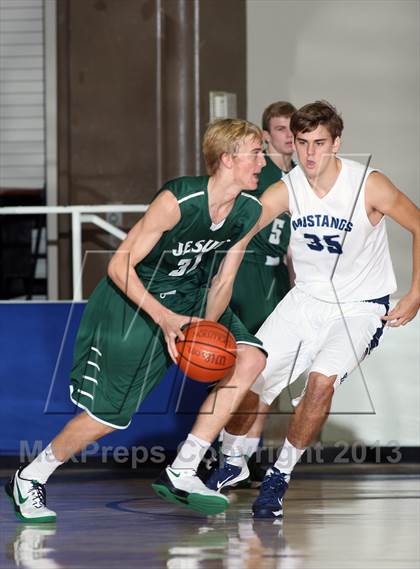 Thumbnail 3 in Kingwood vs. Strake Jesuit (McDonald's Texas Invitational) photogallery.