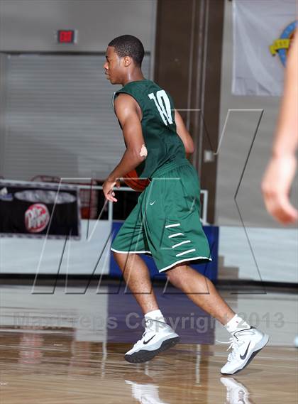Thumbnail 2 in Kingwood vs. Strake Jesuit (McDonald's Texas Invitational) photogallery.