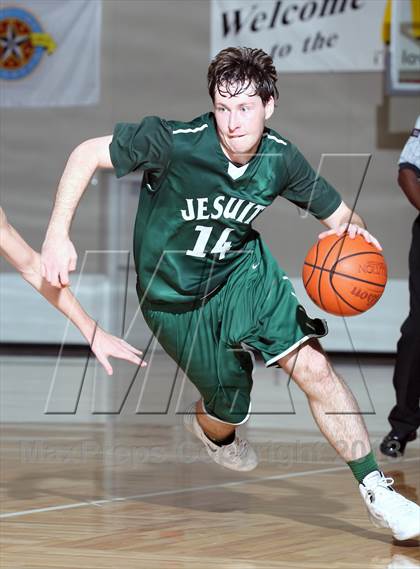 Thumbnail 2 in Kingwood vs. Strake Jesuit (McDonald's Texas Invitational) photogallery.