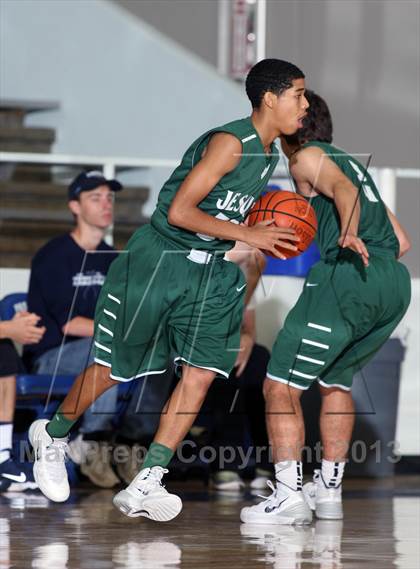 Thumbnail 2 in Kingwood vs. Strake Jesuit (McDonald's Texas Invitational) photogallery.