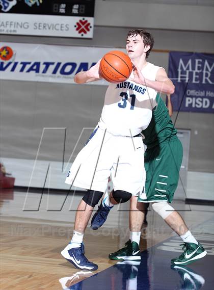 Thumbnail 1 in Kingwood vs. Strake Jesuit (McDonald's Texas Invitational) photogallery.