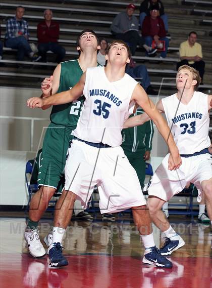 Thumbnail 2 in Kingwood vs. Strake Jesuit (McDonald's Texas Invitational) photogallery.