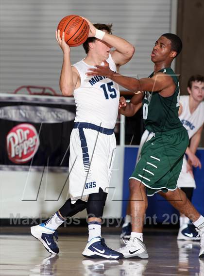 Thumbnail 2 in Kingwood vs. Strake Jesuit (McDonald's Texas Invitational) photogallery.