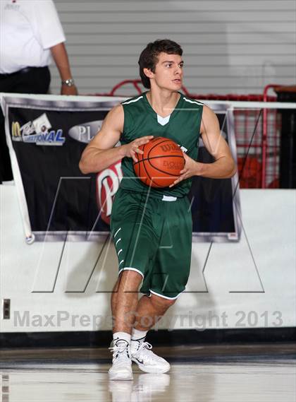 Thumbnail 2 in Kingwood vs. Strake Jesuit (McDonald's Texas Invitational) photogallery.
