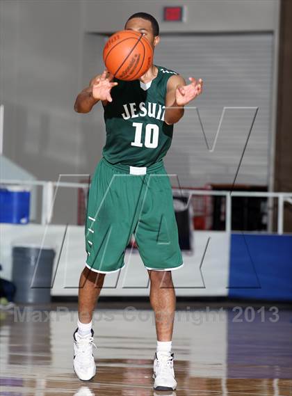 Thumbnail 1 in Kingwood vs. Strake Jesuit (McDonald's Texas Invitational) photogallery.