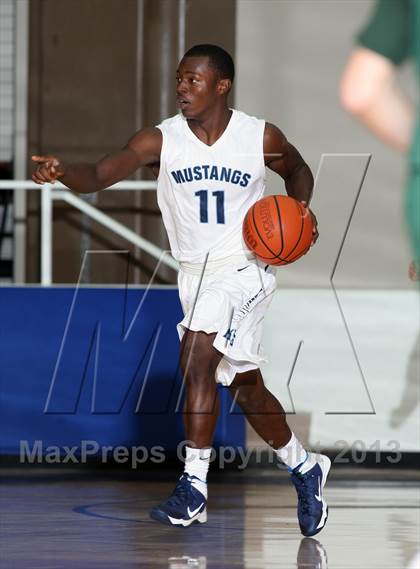 Thumbnail 2 in Kingwood vs. Strake Jesuit (McDonald's Texas Invitational) photogallery.