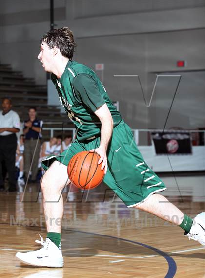 Thumbnail 2 in Kingwood vs. Strake Jesuit (McDonald's Texas Invitational) photogallery.