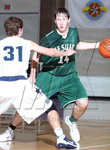 Thumbnail 1 in Kingwood vs. Strake Jesuit (McDonald's Texas Invitational) photogallery.
