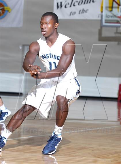 Thumbnail 2 in Kingwood vs. Strake Jesuit (McDonald's Texas Invitational) photogallery.