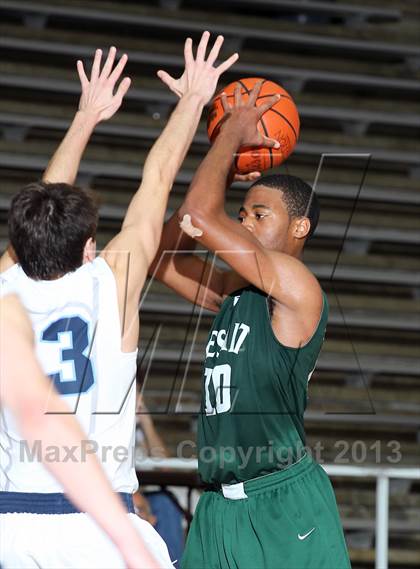 Thumbnail 3 in Kingwood vs. Strake Jesuit (McDonald's Texas Invitational) photogallery.