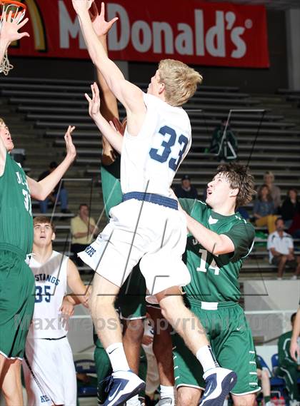 Thumbnail 3 in Kingwood vs. Strake Jesuit (McDonald's Texas Invitational) photogallery.