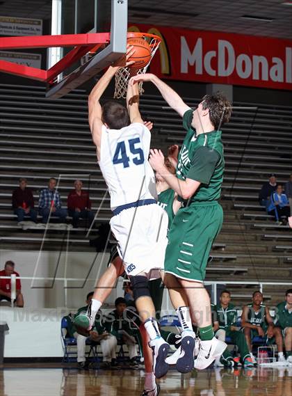 Thumbnail 2 in Kingwood vs. Strake Jesuit (McDonald's Texas Invitational) photogallery.