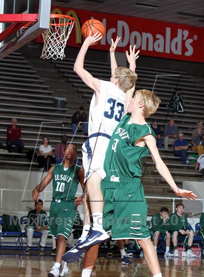 Thumbnail 1 in Kingwood vs. Strake Jesuit (McDonald's Texas Invitational) photogallery.