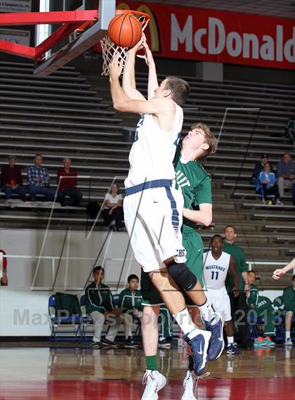 Thumbnail 2 in Kingwood vs. Strake Jesuit (McDonald's Texas Invitational) photogallery.