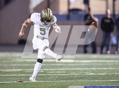 Thumbnail 2 in Comanche vs. Henrietta (UIL Bi-district playoff) photogallery.