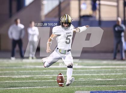Thumbnail 3 in Comanche vs. Henrietta (UIL Bi-district playoff) photogallery.