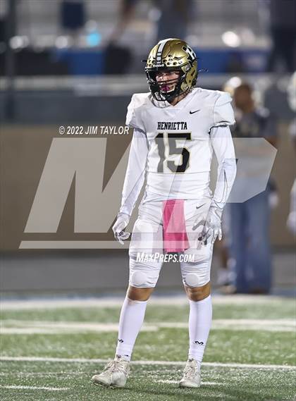 Thumbnail 2 in Comanche vs. Henrietta (UIL Bi-district playoff) photogallery.