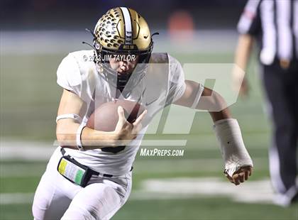 Thumbnail 3 in Comanche vs. Henrietta (UIL Bi-district playoff) photogallery.