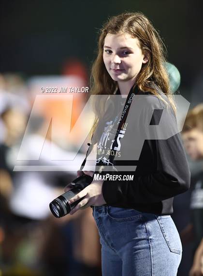 Thumbnail 1 in Comanche vs. Henrietta (UIL Bi-district playoff) photogallery.