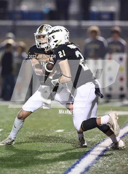 Thumbnail 1 in Comanche vs. Henrietta (UIL Bi-district playoff) photogallery.