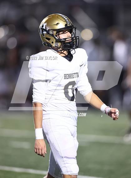 Thumbnail 3 in Comanche vs. Henrietta (UIL Bi-district playoff) photogallery.