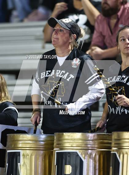 Thumbnail 3 in Comanche vs. Henrietta (UIL Bi-district playoff) photogallery.