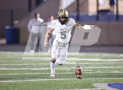 Thumbnail 3 in Comanche vs. Henrietta (UIL Bi-district playoff) photogallery.