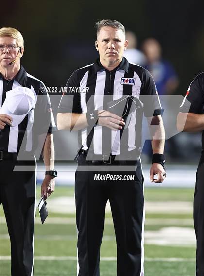 Thumbnail 3 in Comanche vs. Henrietta (UIL Bi-district playoff) photogallery.