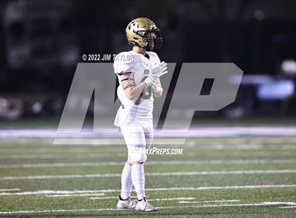 Thumbnail 1 in Comanche vs. Henrietta (UIL Bi-district playoff) photogallery.