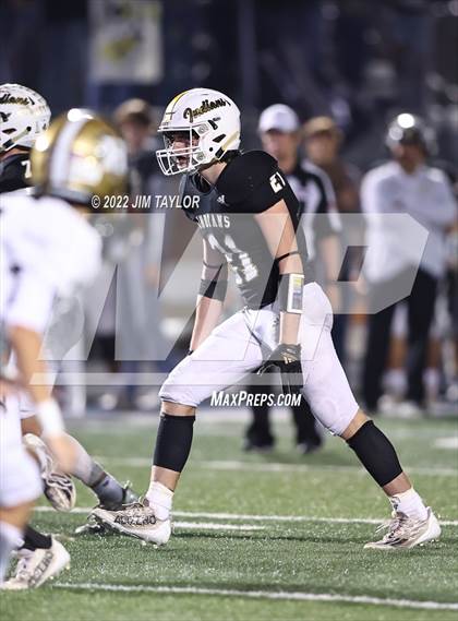 Thumbnail 1 in Comanche vs. Henrietta (UIL Bi-district playoff) photogallery.