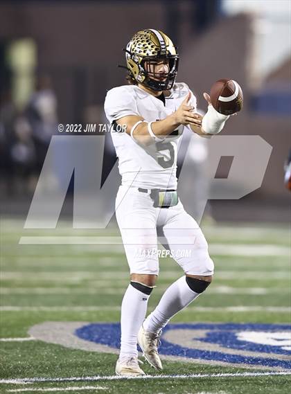 Thumbnail 3 in Comanche vs. Henrietta (UIL Bi-district playoff) photogallery.