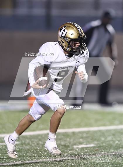 Thumbnail 2 in Comanche vs. Henrietta (UIL Bi-district playoff) photogallery.