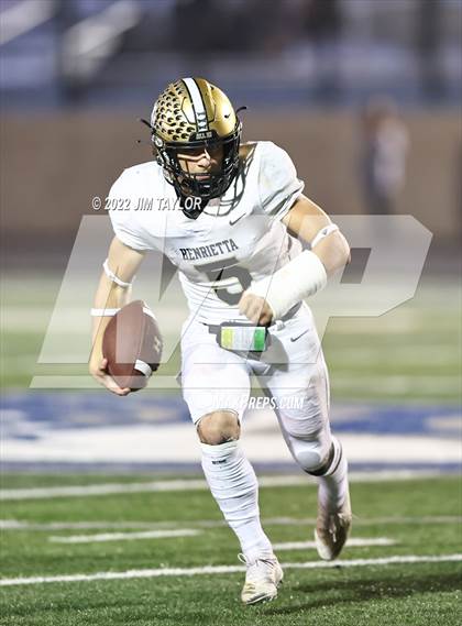 Thumbnail 3 in Comanche vs. Henrietta (UIL Bi-district playoff) photogallery.