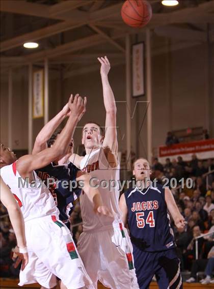 Thumbnail 3 in Jamestown vs North Tonawanda (Section VI Class AA Semifinal) photogallery.