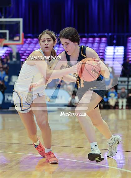 Thumbnail 1 in Pelham Memorial vs. Ardsley (NYSPHSAA Section 1 Class A Final) photogallery.