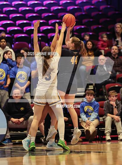 Thumbnail 3 in Pelham Memorial vs. Ardsley (NYSPHSAA Section 1 Class A Final) photogallery.